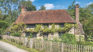 Cottage and gardens in hamlet of Bedham