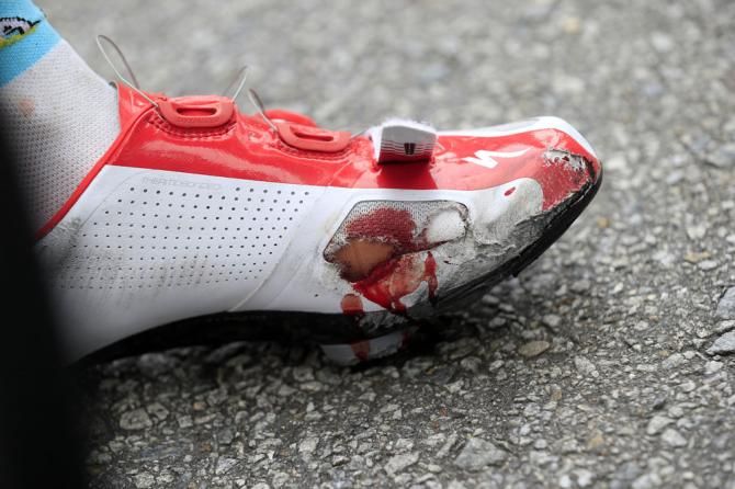 Andrea Guardini (Astana) took a tumble