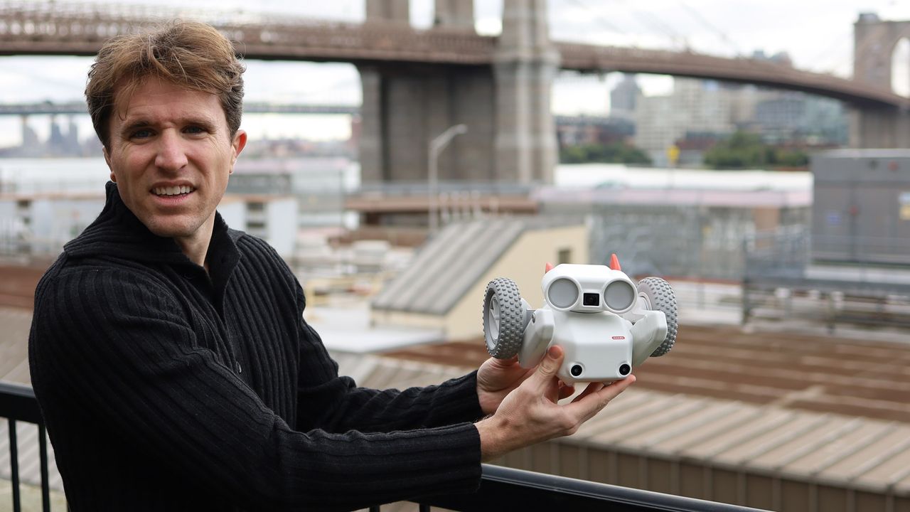 Mondo Beni camera robot