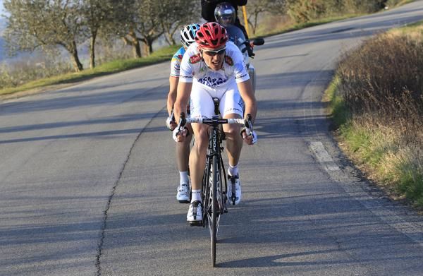 Fabio Taborre (Acqua e Sapone) leads Gasparotto in the breakaway