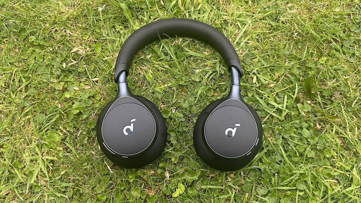 SoundPEATS Space: Excellent budget wireless headphone with long battery life