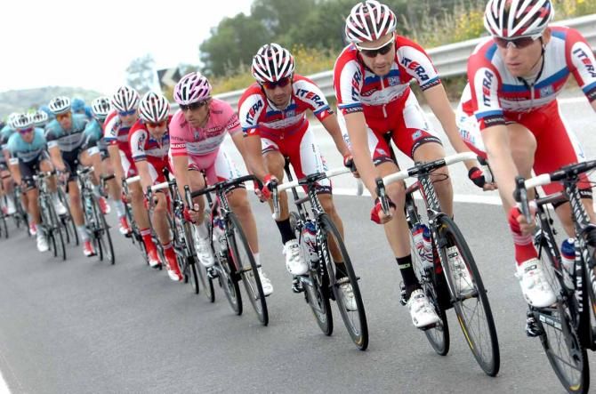 Katusha lead the Giro d'Italia peloton