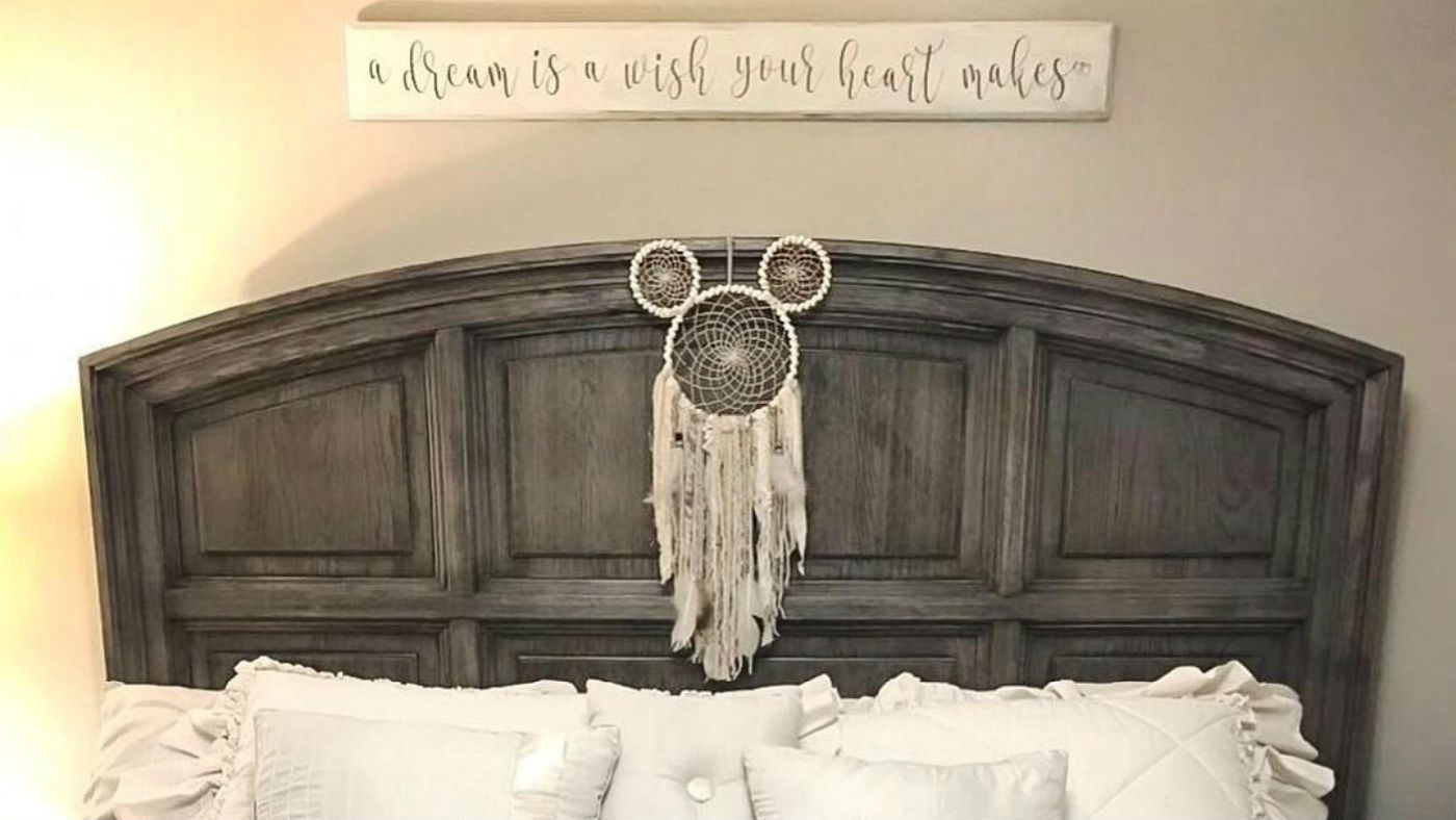 Mickey Mouse bedroom @disneymom_jayme