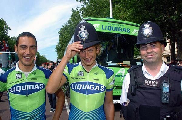 Pippo Pozzato tries on a new hat.