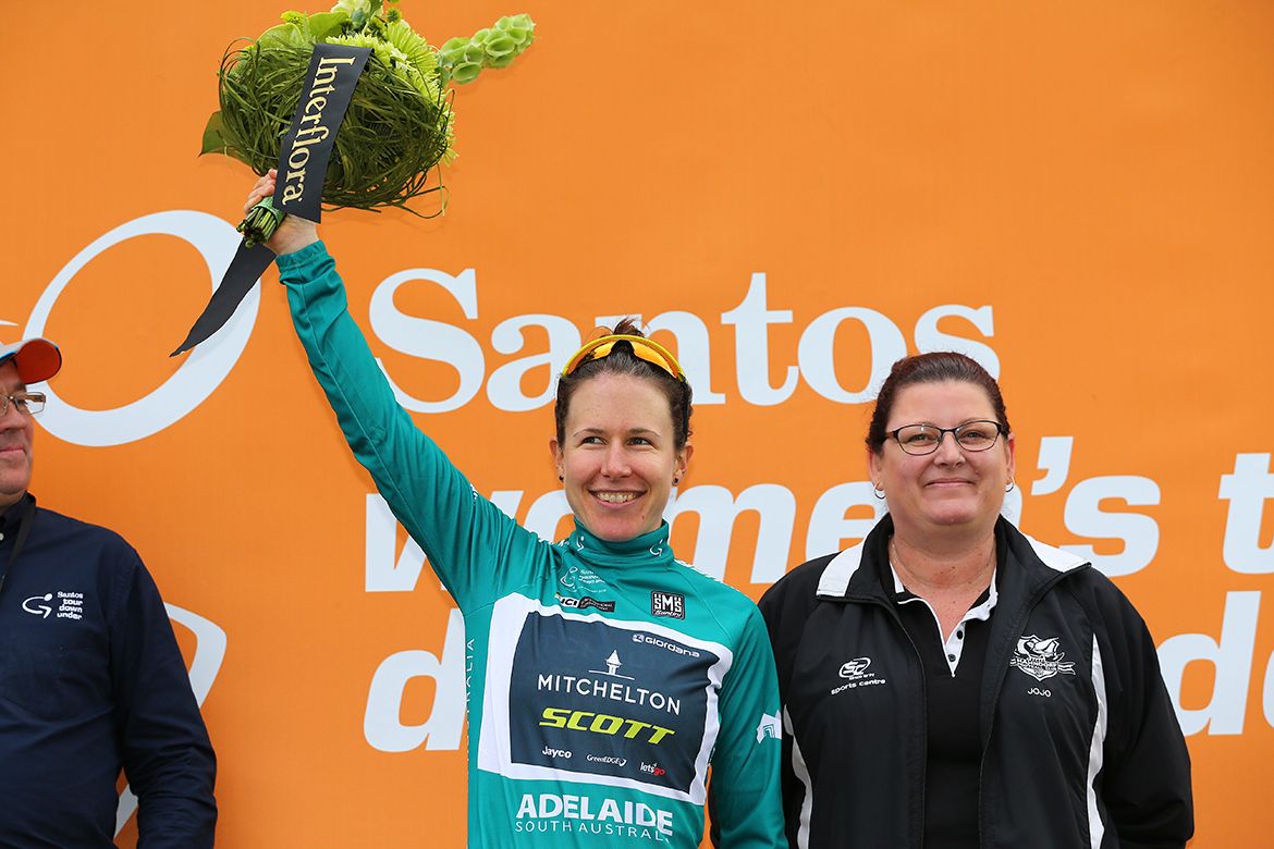 Amanda Spratt in the sprint jersey