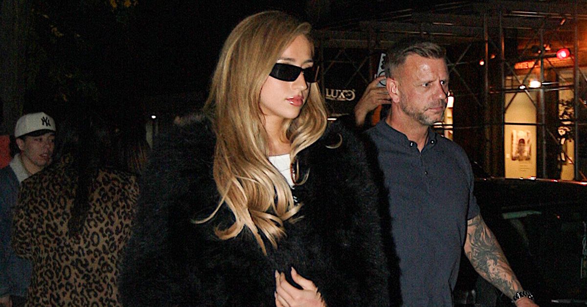 The Denim It Girls Will Wear With Fur Coats This Winter The Denim It Girls Will Wear With Fur Coats This Winter