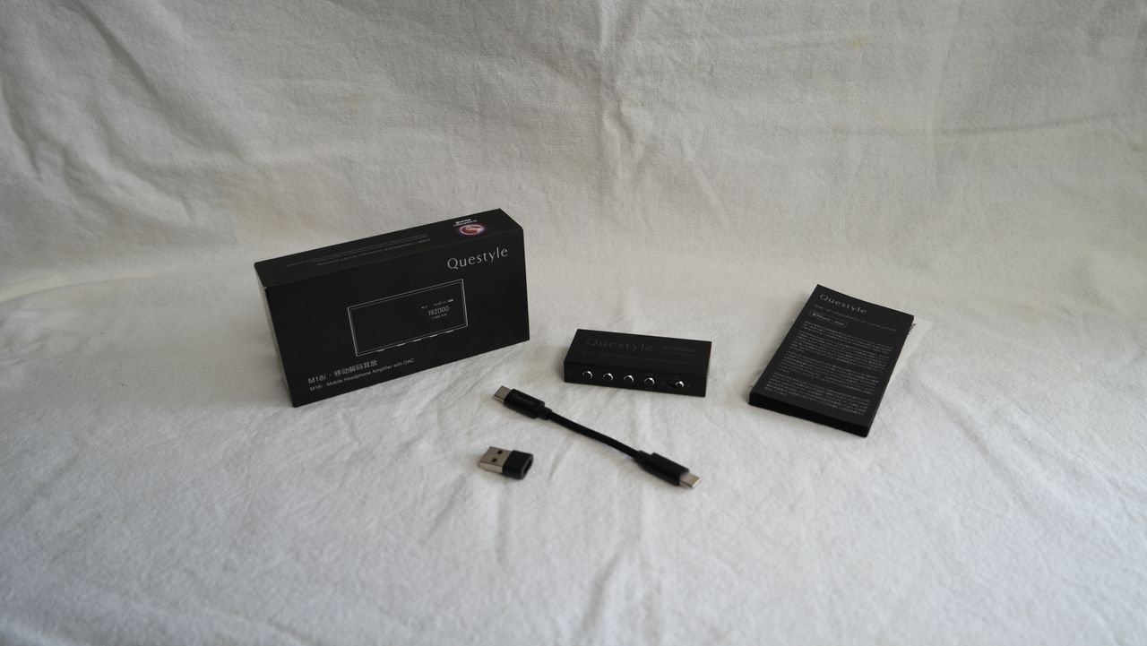 Questyle M18i unboxed contents
