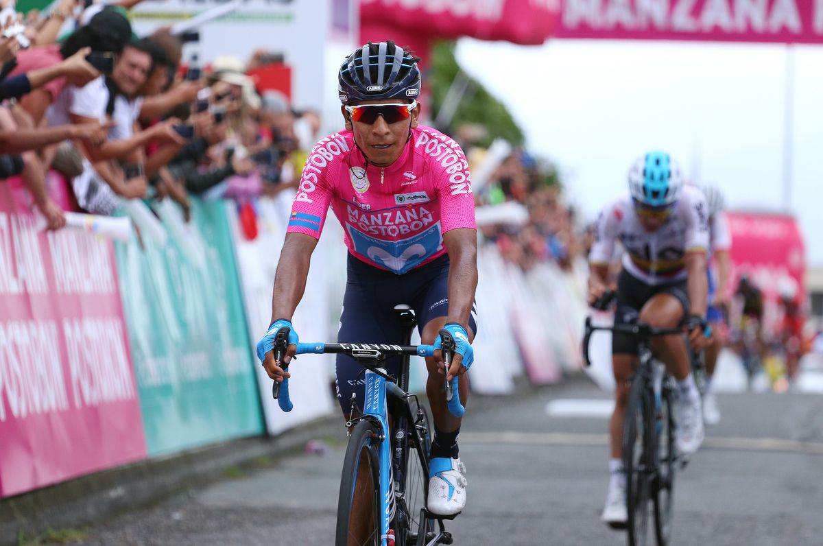 Nairo Quintana crosses the line and loses the leader's jersey