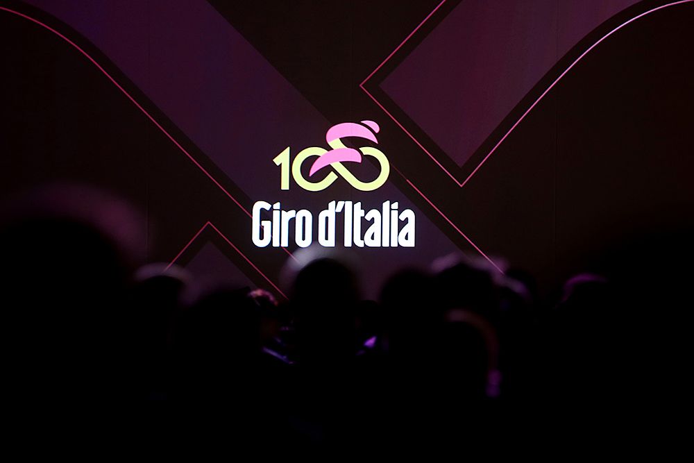 2017 Giro d'Italia presentation - audience awaits to official route