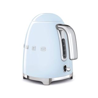 A blue retro-style electric kettle