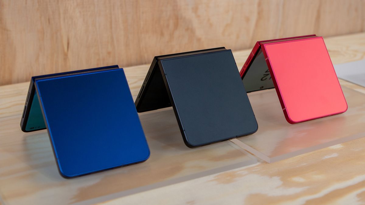 أي لون من Samsung Galaxy Z Flip 7 يجب أن تشتريه؟