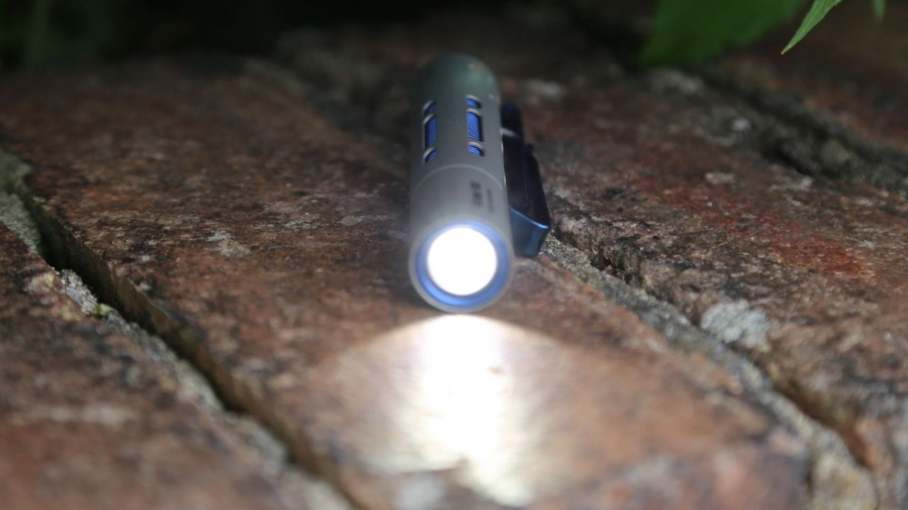 Acebeam Titanium Rider RX torch