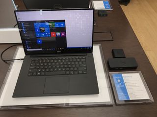 Retail Microsoft Stores now stocking 4K Dell XPS 15 (9560) with fingerprint reader