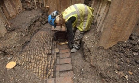 An archaeologist helps unearth what experts believe are the remains of an Elizabethan theater that once staged Shakespeare&amp;#039;s earliest plays.