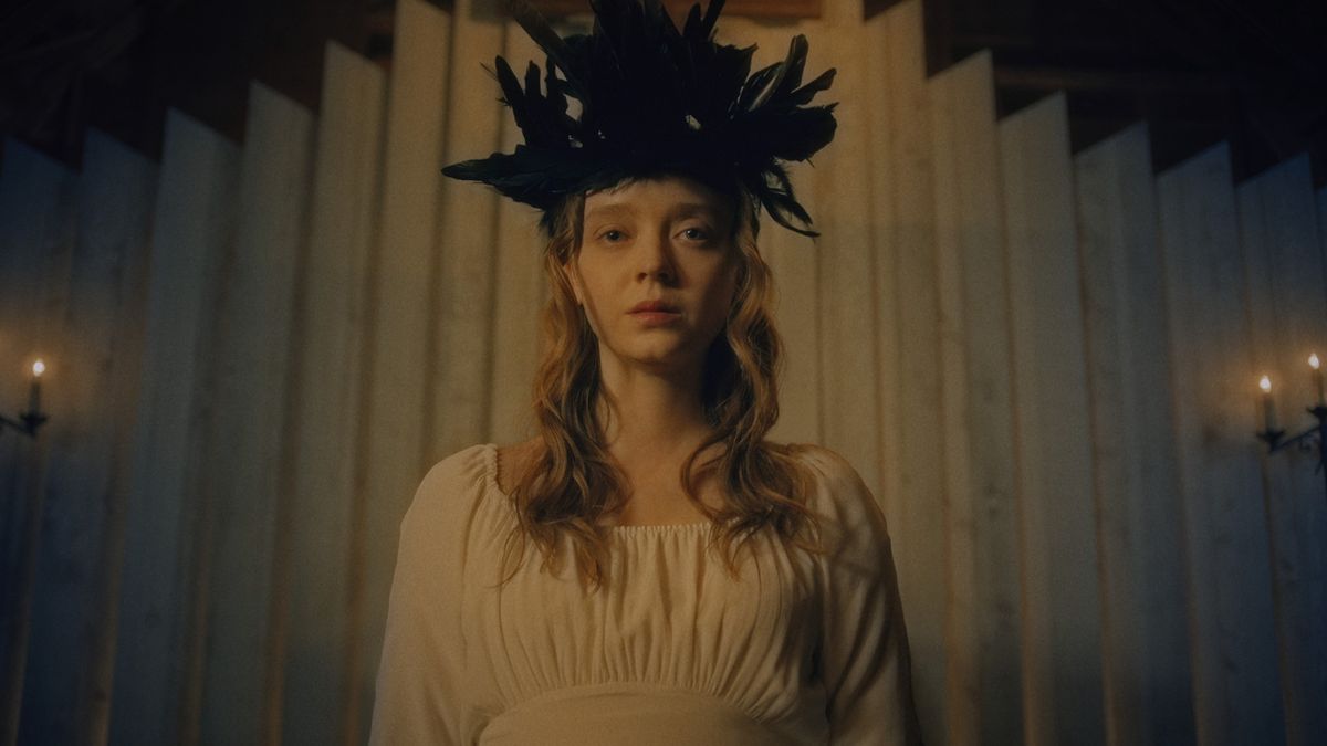 Madeleine Arthur as Mae in Netflix&#039;s Devil in Ohio