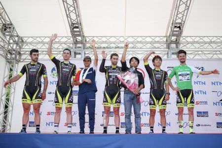 Team Ukyo on the podium