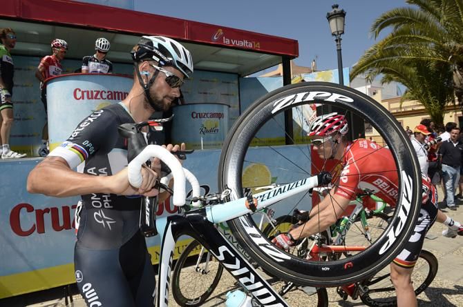 Tom Boonen makes his way to the start line in Mairena del Alcor