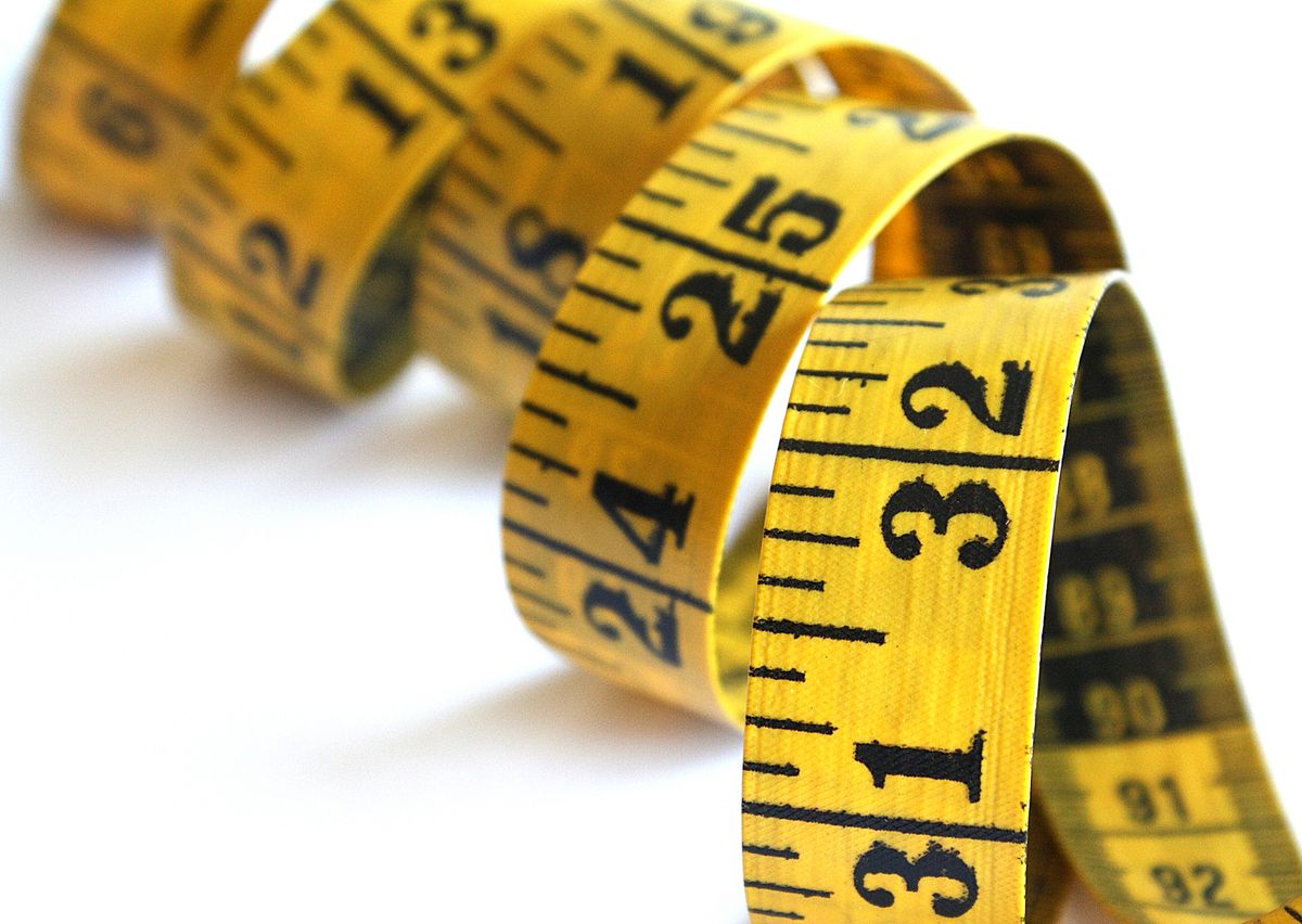 TAPE MEASURE definition in American English