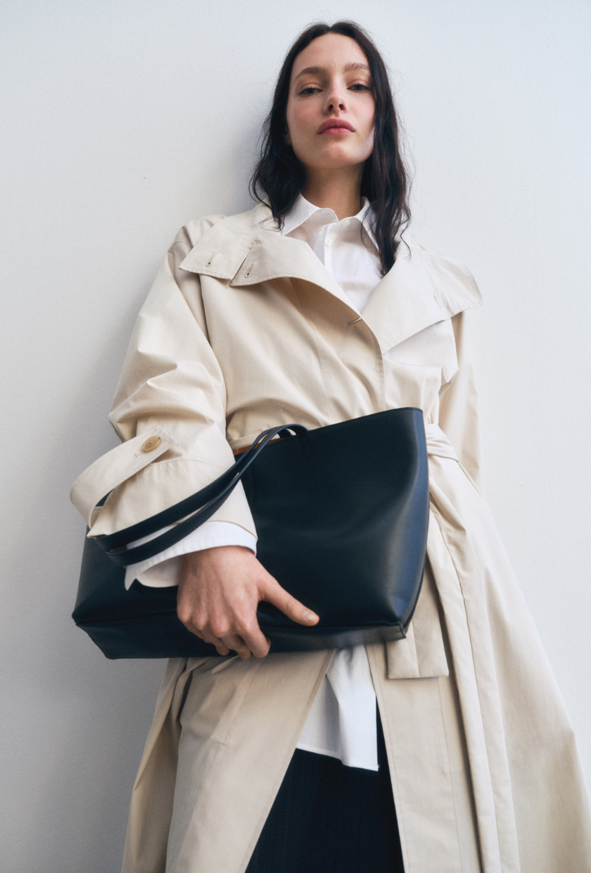 An image of a shopper bag from Mango.