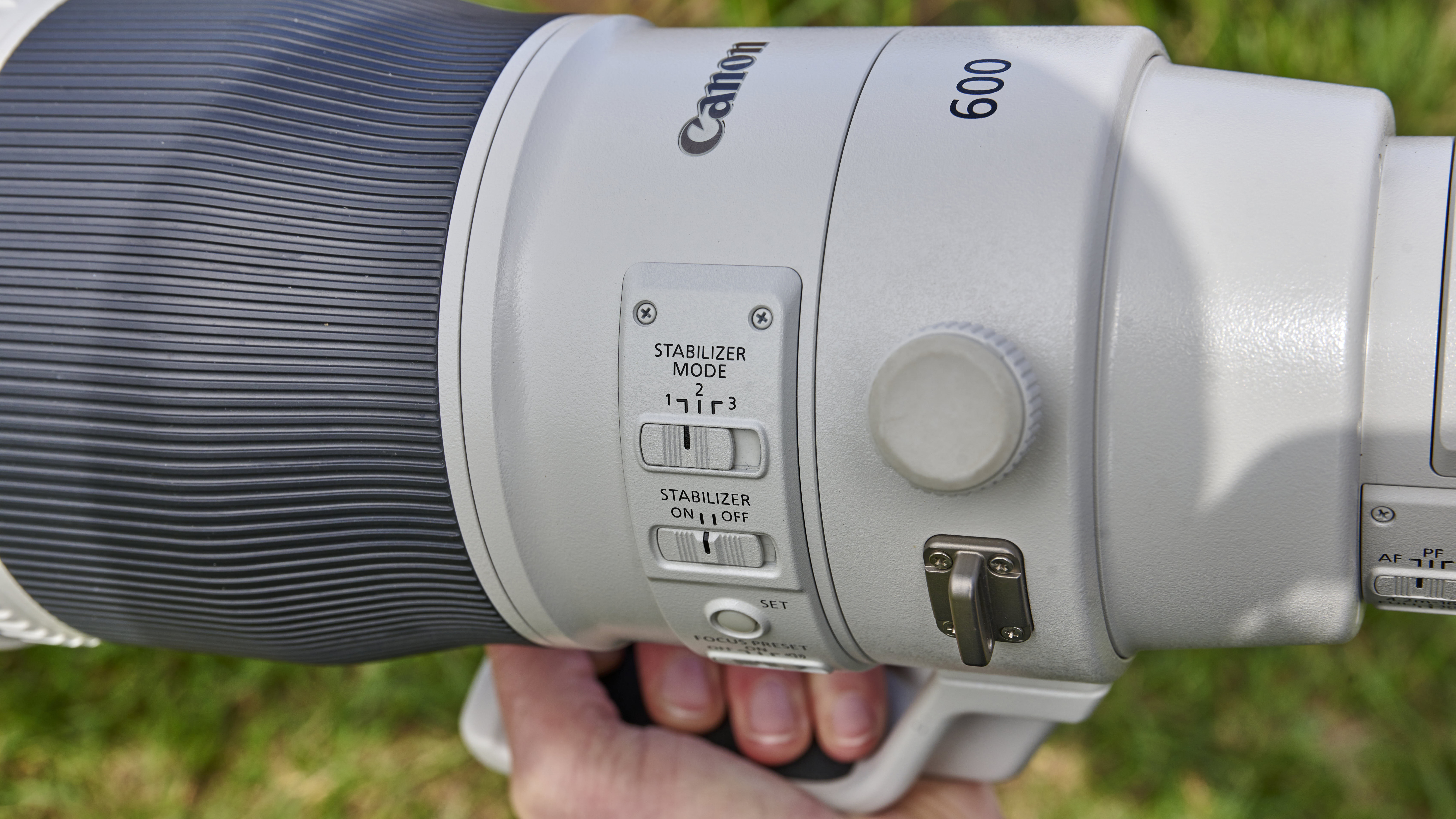 Photo of the Canon RF 600mm F4L IS USM super-telephoto prime lens in use at the RSPB Bempton Cliffs nature reserve in Yorkshire, England, UK