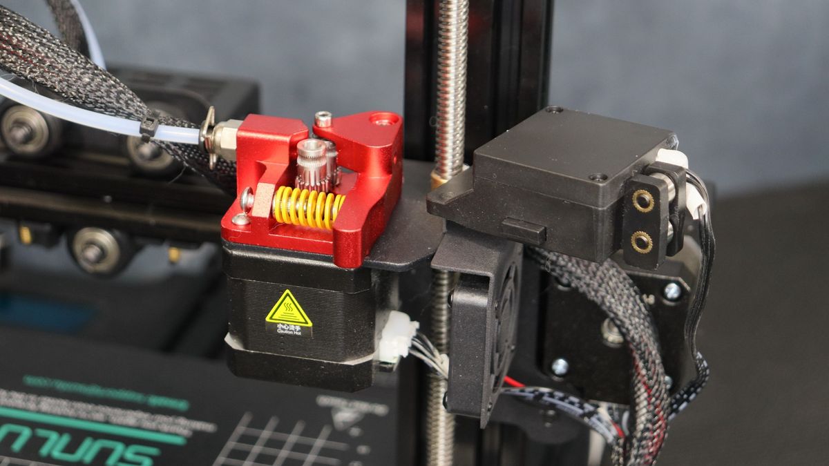 Sunlu Terminator 3 (T3)_ Close up of 3D printer part