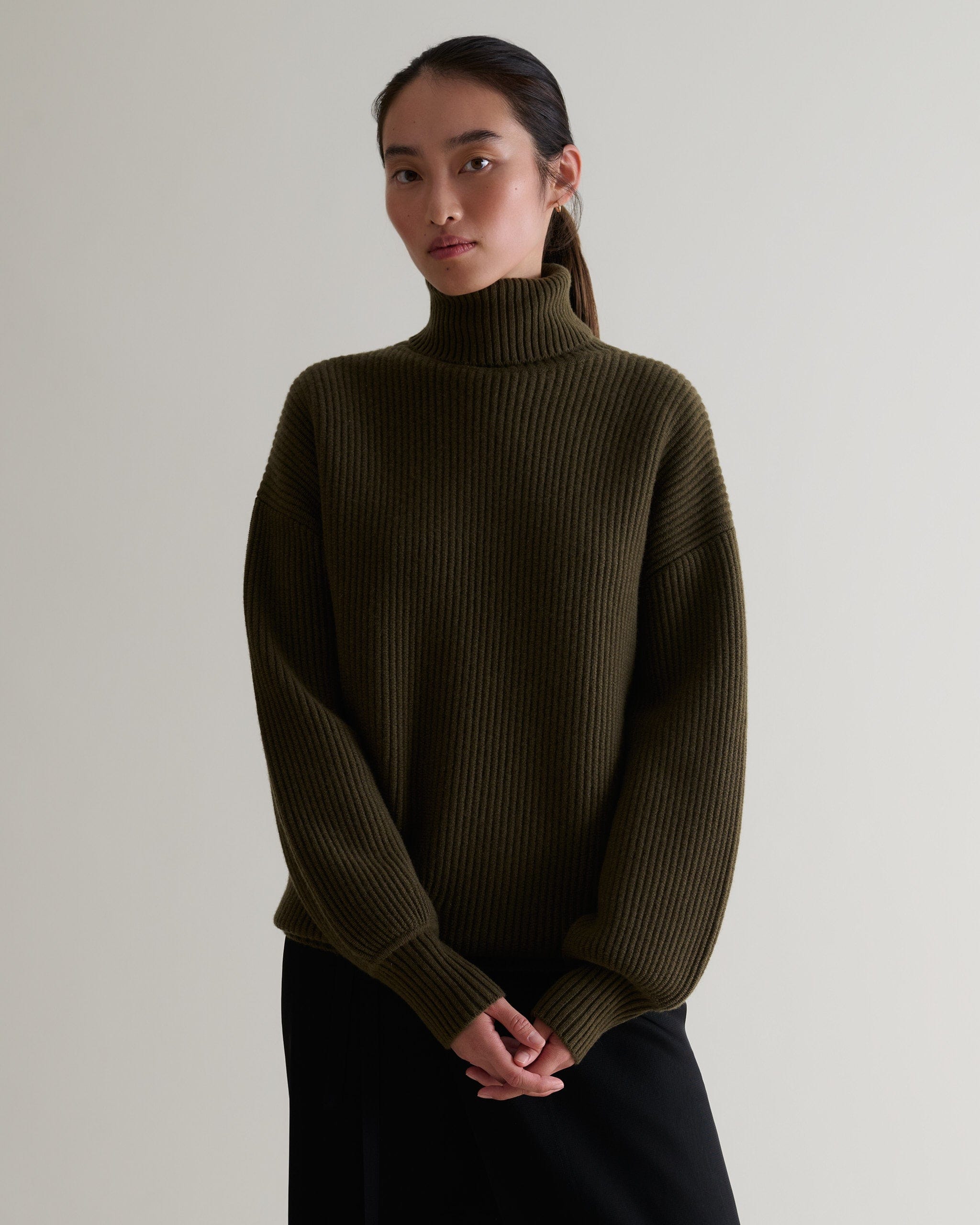 Women's Cashmere Merino Ottoman Ribbed Roll Neck Jumper - Military Green - Military Green / Xs