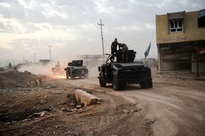 Iraqi troops advance on Mosul