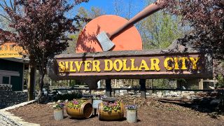 The Signage outside of Silver Dollar City.