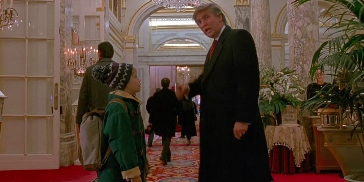 Home Alone 2: Lost In New York Donald Trump directs Macaulay Culkin to the lobby