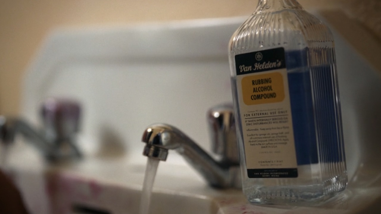 Van Helden alcohol bottle in IT: Welcome to Derry Episode 3