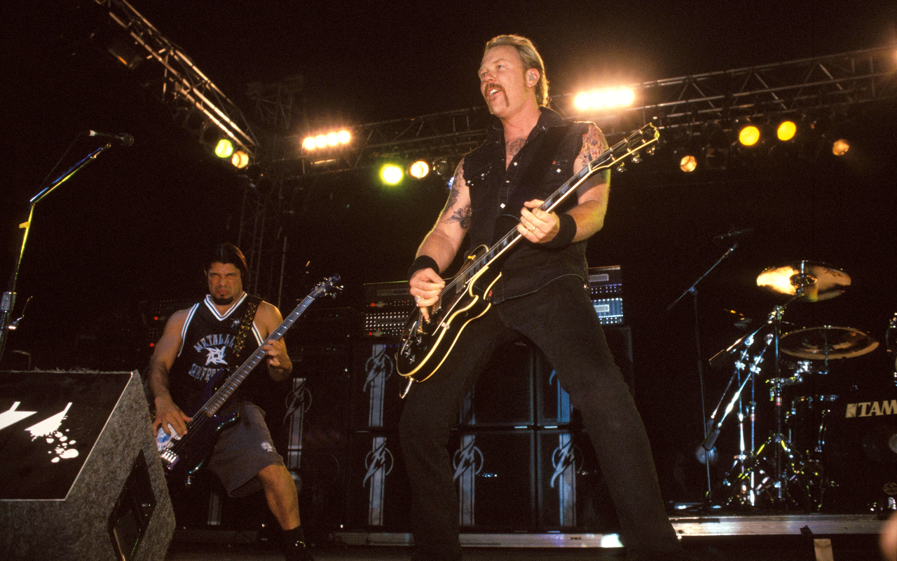 Metallica on stage at Download 2003