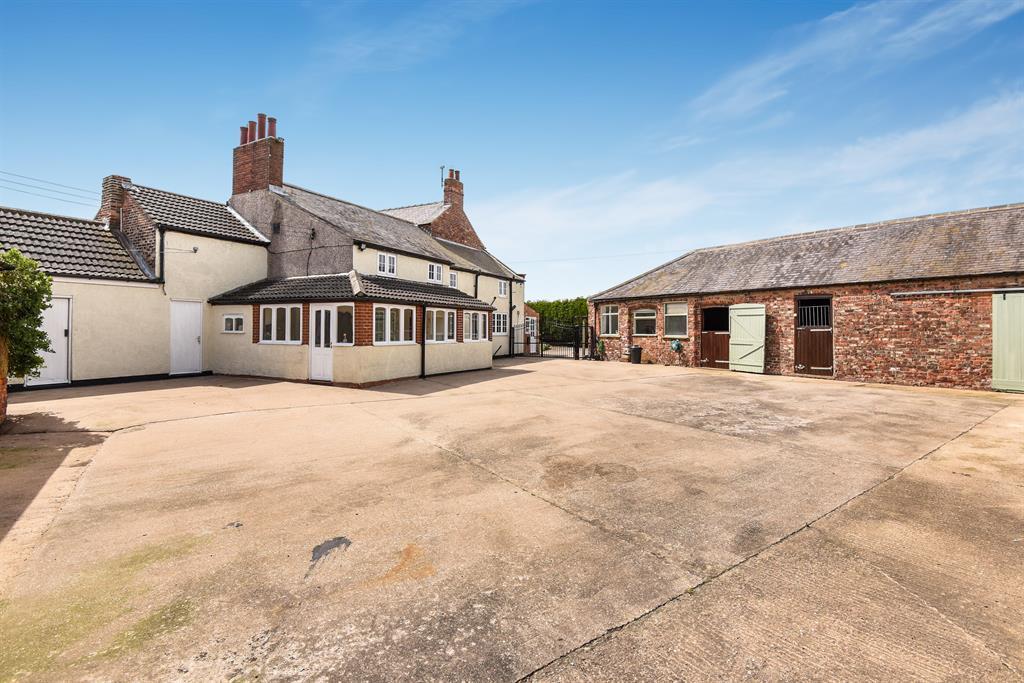 Priory Farm, Rawcliffe Bridge - Hunters 8