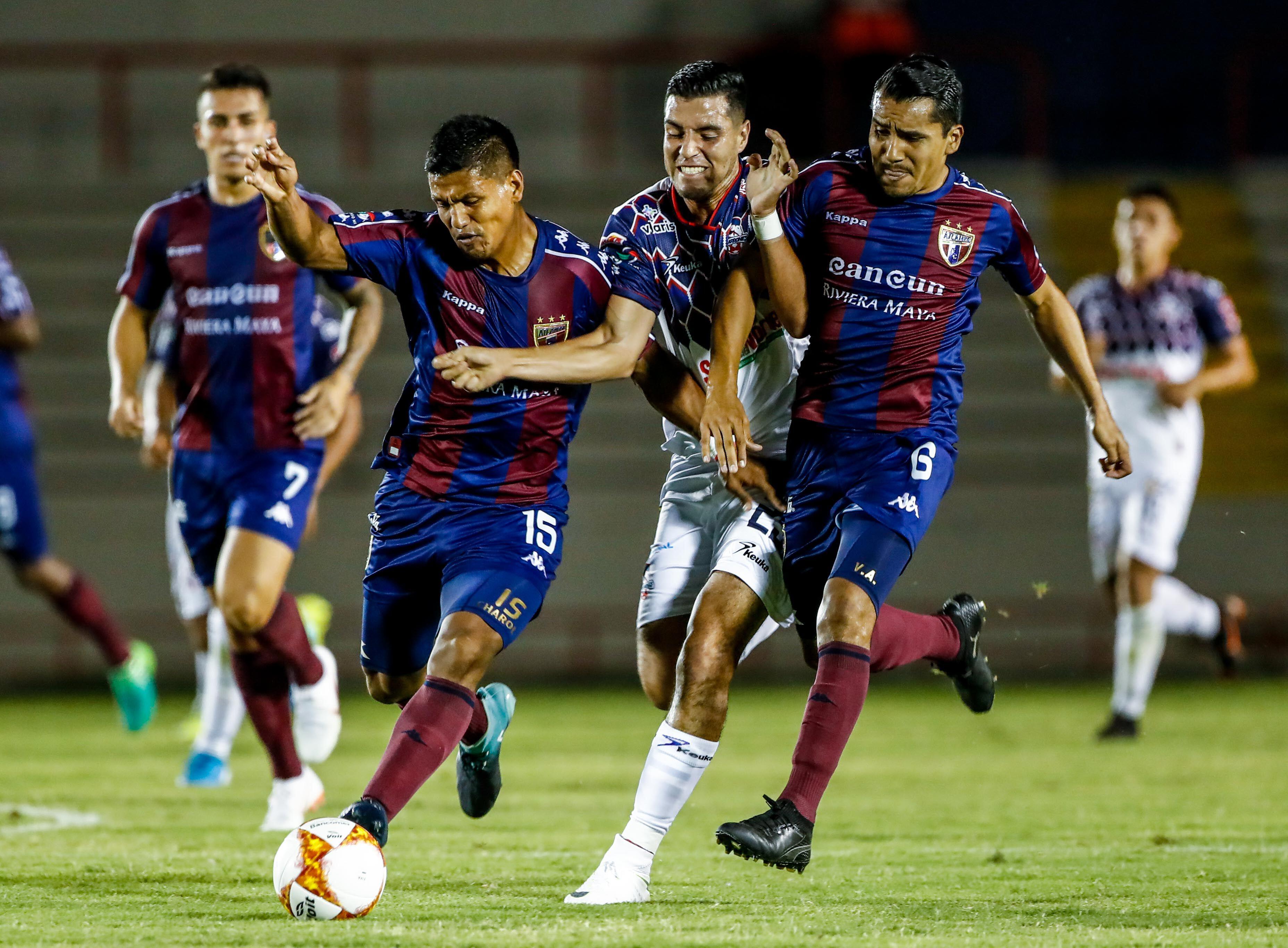 Atlante in action against Cimarrones de Sonora, 2018