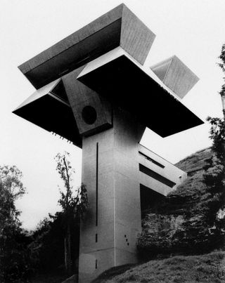 concrete shape of casa praxis by augustin hernandez