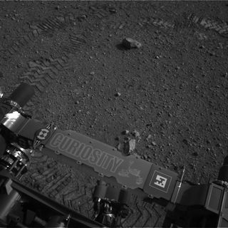 Curiosity Tire Tracks and Identifying Markings