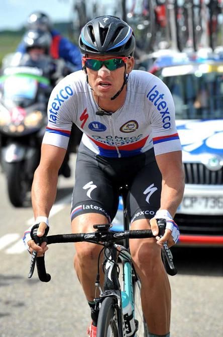 Zdenek Stybar (Omega Pharma) returns from the cars