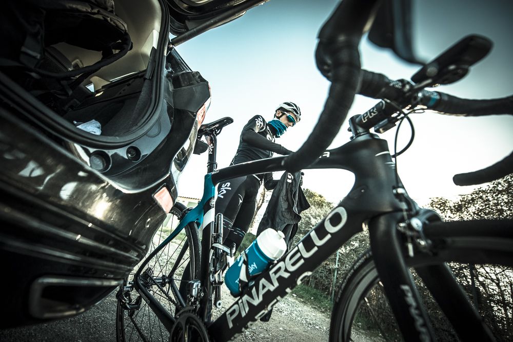 Dutch rider Wouter Poels preparing for the ride
