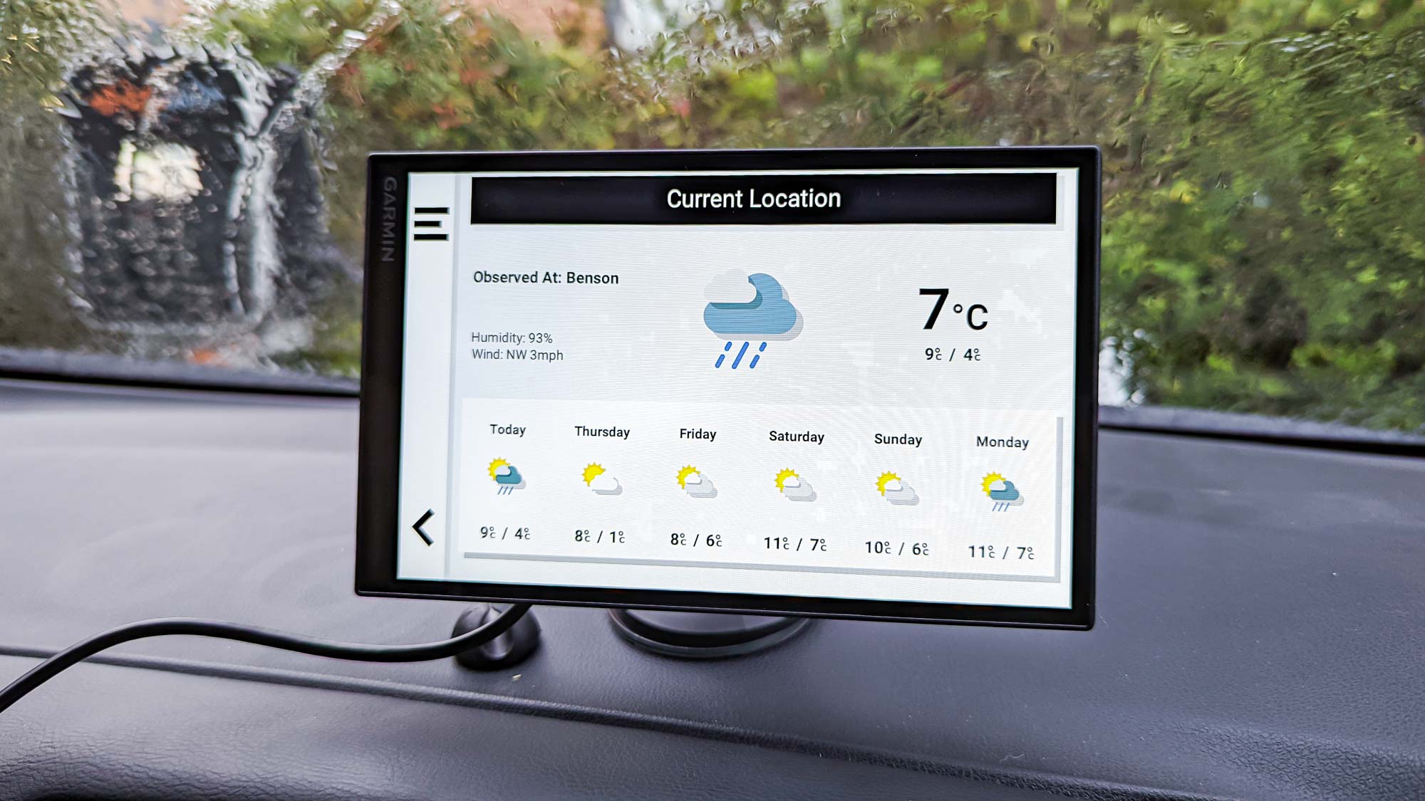 Garmin drivesmart 86 display on dash