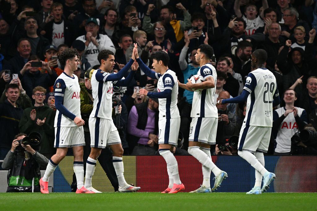 LONDON, ENGLAND - SEPTEMBER 26: Brennan Johnson of Tottenham Hotspur FC celebrate with Archie Gray, Son Heung-min, Dominic Solanke and Pape Matar Sarr after scoring the first goal during the UEFA Europa League 2024/25 League Phase MD1 match between Tottenham Hotspur and Qarabag FK at Tottenham Hotspur Stadium on September 26, 2024 in London, England. (Photo by Sebastian Frej/MB Media/Getty Images)