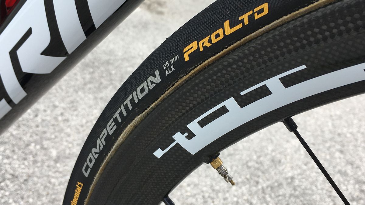 Bahrain-Merida pairs their Fulcrum wheels with Continental Competition ALX 25mm tubular tyres