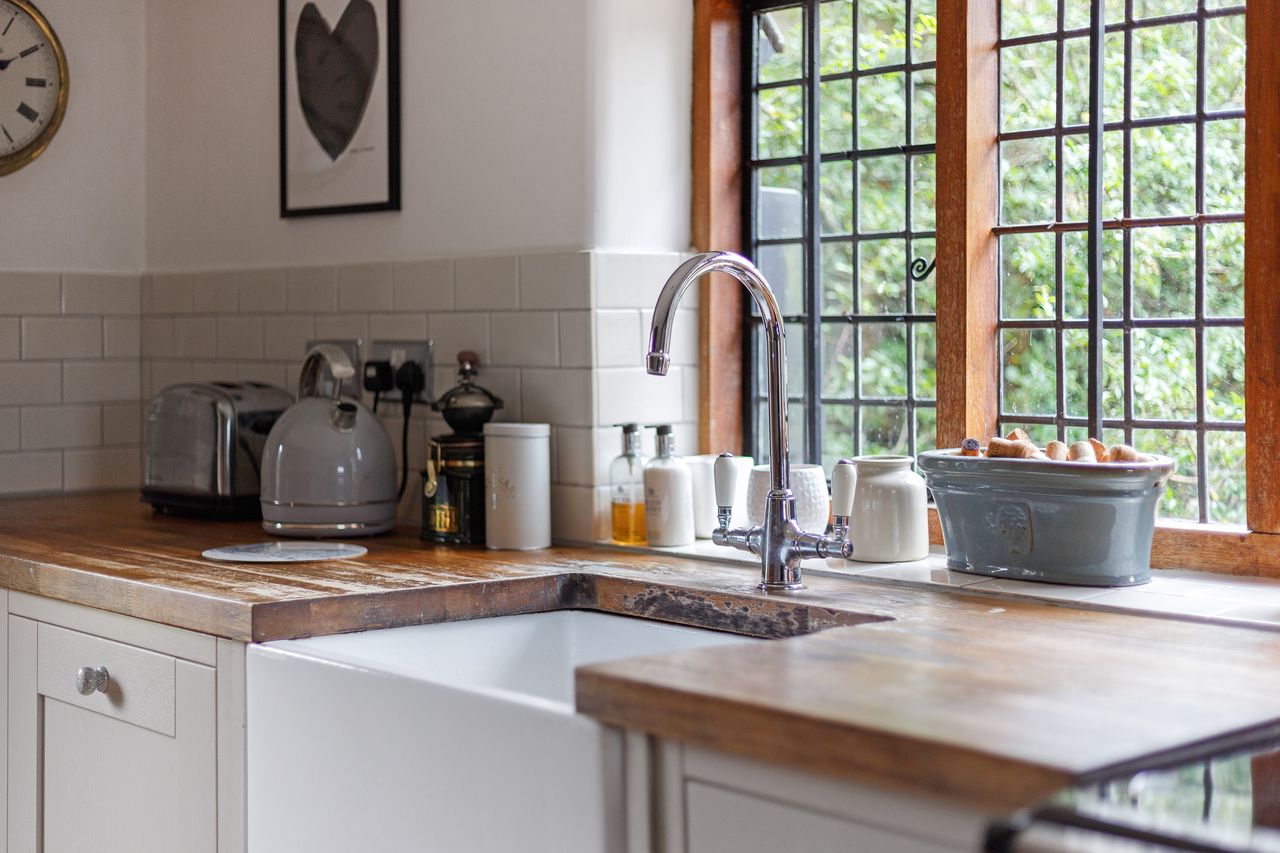 Images of a very wonky house called The Cottage