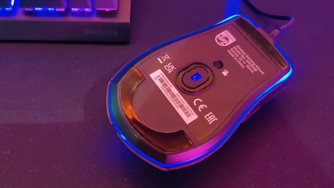 Low end Philips Evnia gaming mouse bottom.
