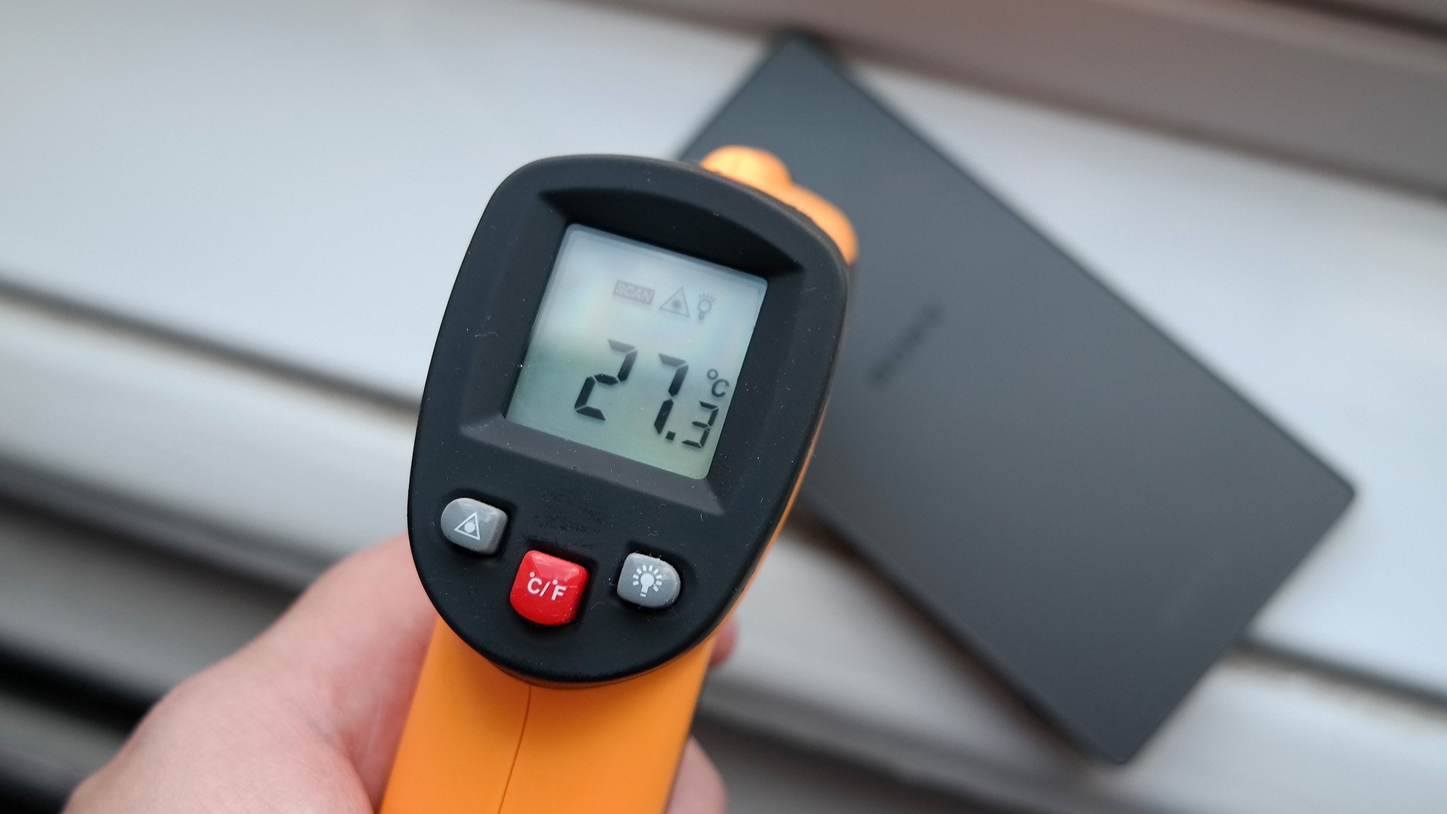 Measuring the temperature of the Xperia Z5