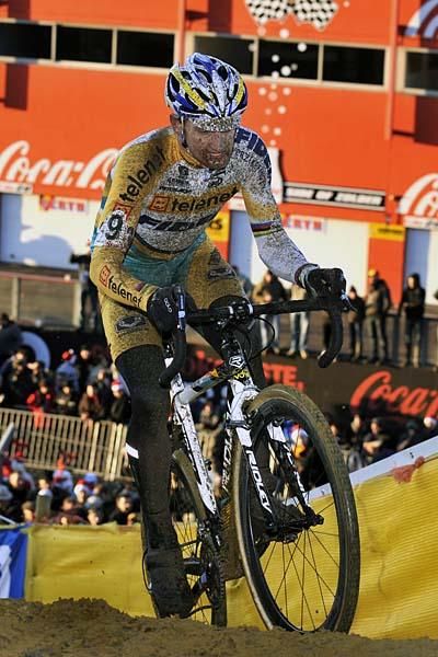 Bart Wellens (Telenet Fidea) raced to 21st place.