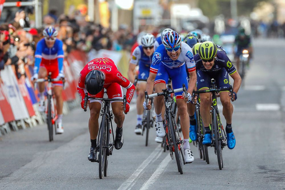 Nacer Bouhanni (Cofidis) surges ahead of Davide Cimolai (FDJ)