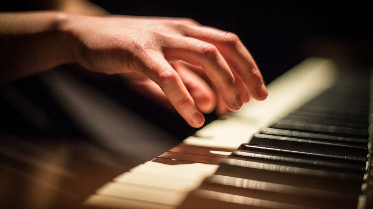 Save up to 50% off keyboard and online piano lessons bundles with Playground Sessions’ money-saving deals