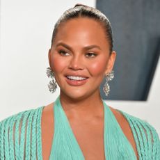 beverly hills, california february 09 chrissy teigen attends the 2020 vanity fair oscar party hosted by radhika jones at wallis annenberg center for the performing arts on february 09, 2020 in beverly hills, california photo by george pimentelgetty images