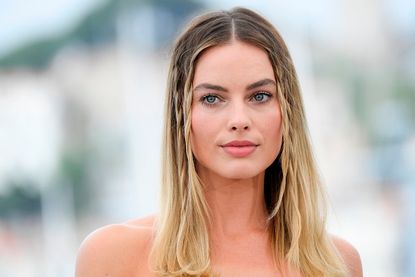 Margot Robbie is set to lead the new Pirates of the Caribbean movie.