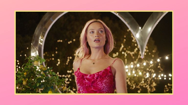 Laura Whitmore returns on Love Island 2022/ in a pink template