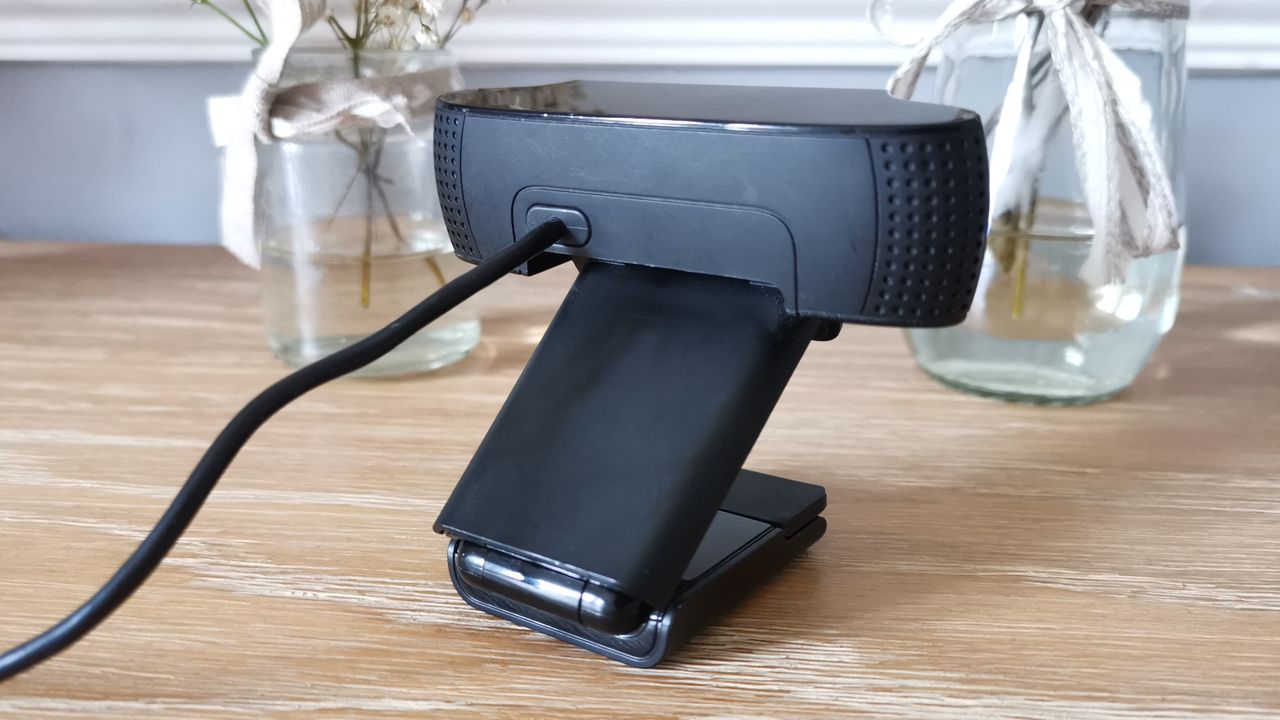 Logitech c920 rear shot